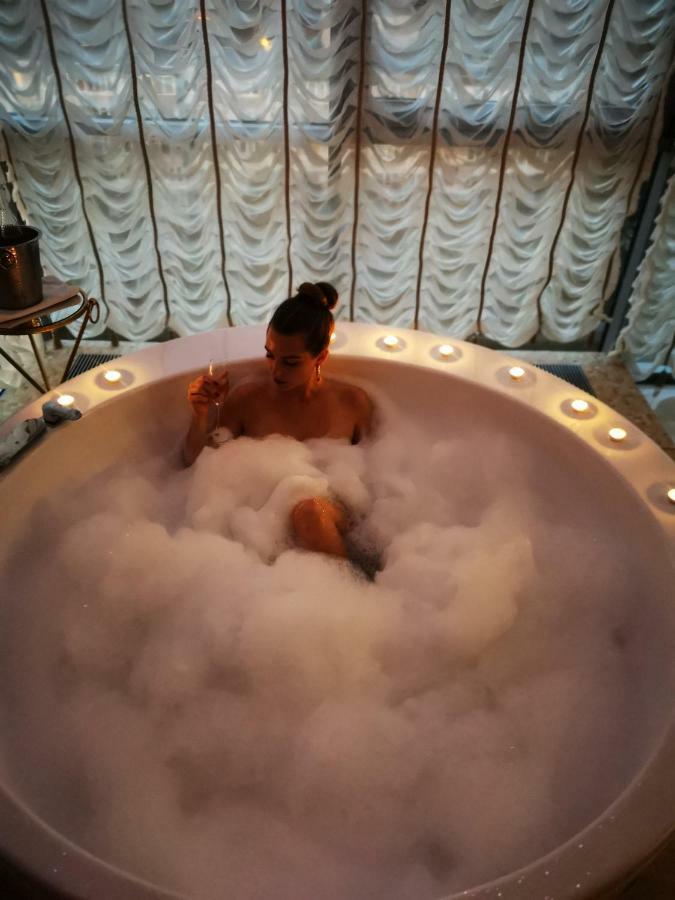President Jacuzzi Apartment Клайпеда Экстерьер фото